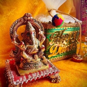 Patla Brass Ganesha with Tissue Box