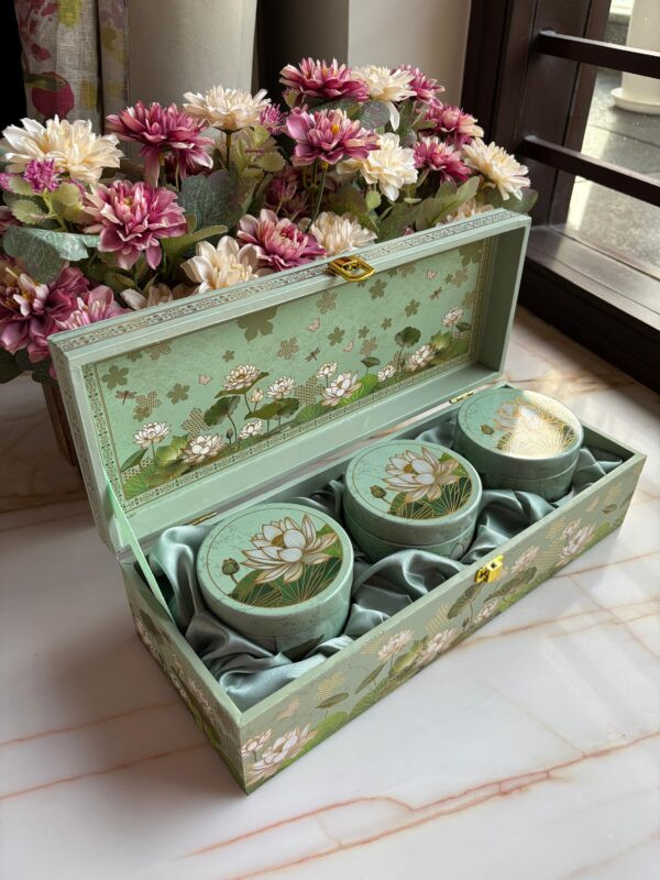 Padma Pushp Hamper Box