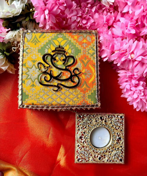 Square Kundan Candle Hamper