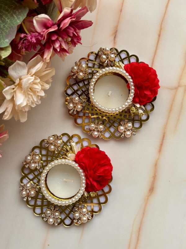 Gold And Red pearls Tlight Holder