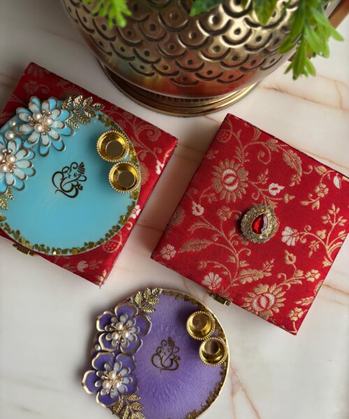 Resin Platter Brocade Hamper