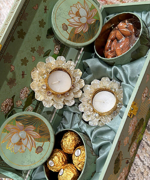 Padma Pushp Hamper with Goodies