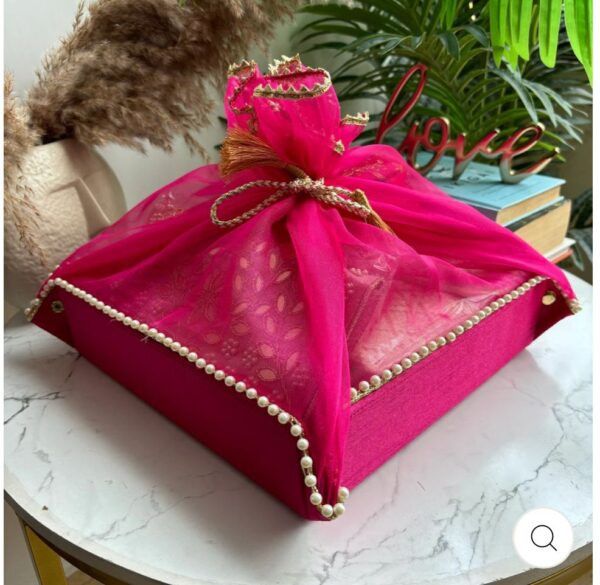 Utsav Pearl Tray Hamper