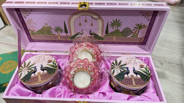 Mayur Bagh Hamper with Goodies